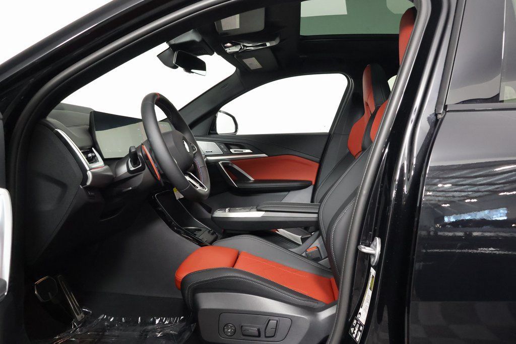 New 2026 BMW X2 M35i w/ Technology Package AWD/4WD image 5