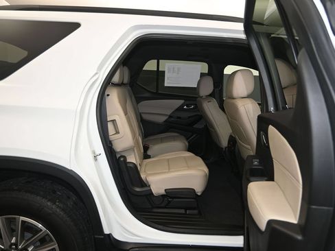 Used 2023 Chevrolet Traverse LT FWD image 26