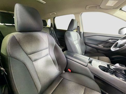 Used 2025 Nissan Rogue SV FWD image 28