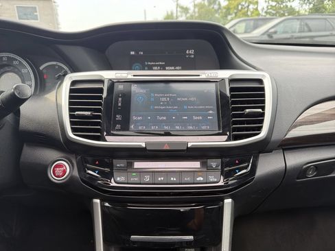 Used 2016 Honda Accord EX image 29