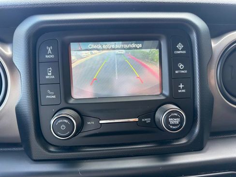 Used 2018 Jeep Wrangler Unlimited Sport AWD/4WD image 23