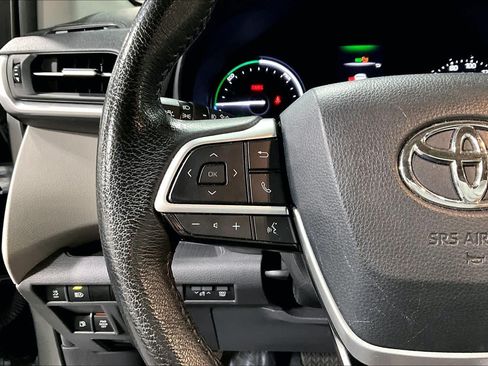Used 2024 Toyota Sienna XLE FWD image 24