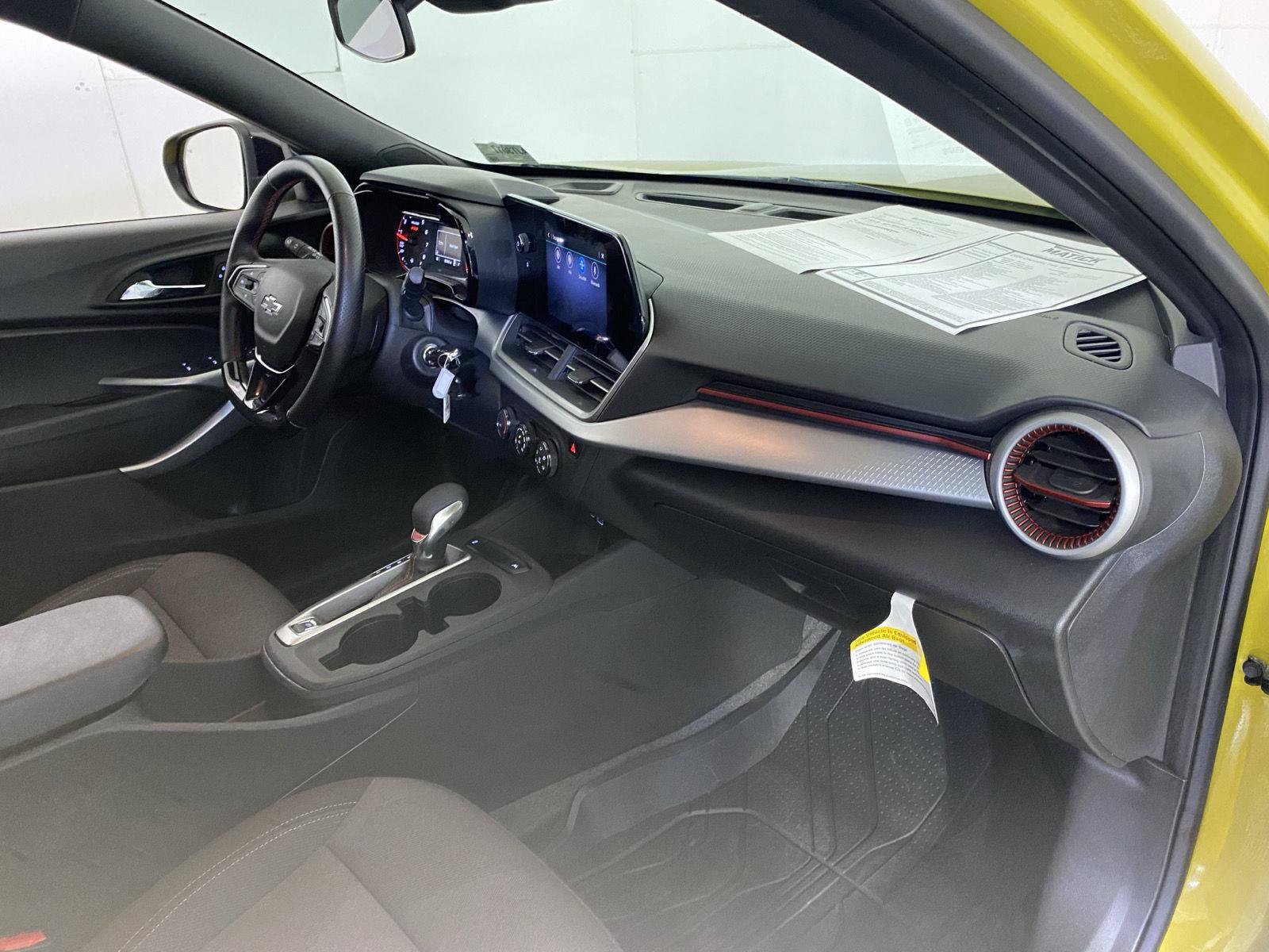Certified 2024 Chevrolet Trax RS w/ Driver Confidence Package FWD image 33