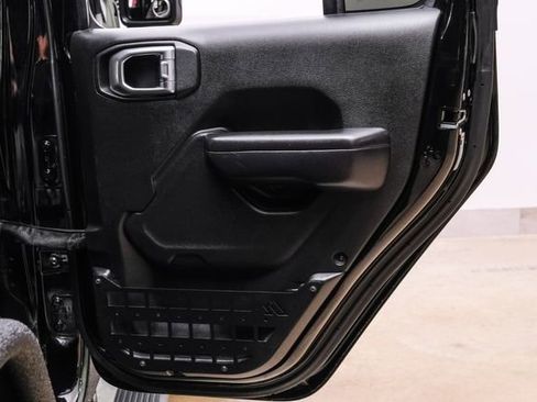 Used 2018 Jeep Wrangler Unlimited Rubicon AWD/4WD image 85