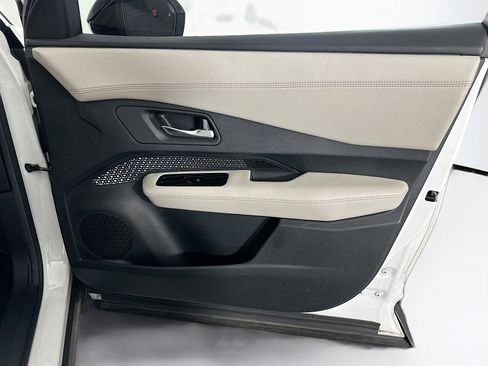 Used 2023 Nissan Ariya FWD image 31