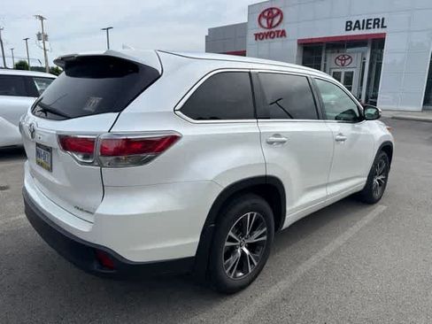 Used 2016 Toyota Highlander XLE AWD/4WD image 3