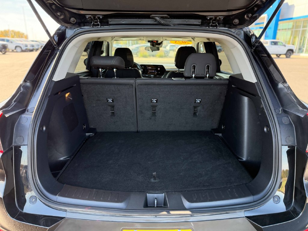 Used 2025 Chevrolet TrailBlazer LT FWD image 16