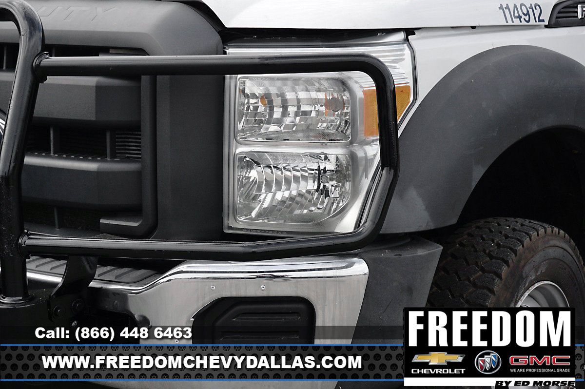 Used 2014 Ford F550 4x4 Regular Cab Super Duty image 4