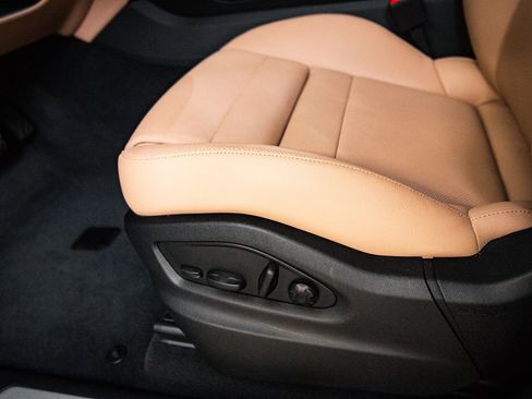 Certified 2026 Porsche Cayenne AWD/4WD image 14