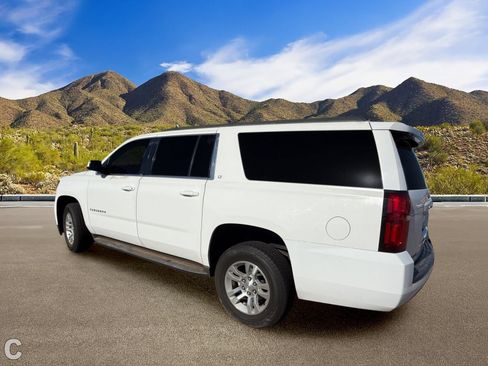 Used 2015 Chevrolet Suburban LT RWD image 3