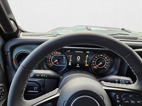 New 2025 Jeep Gladiator Mojave w/ Safety Group image 15