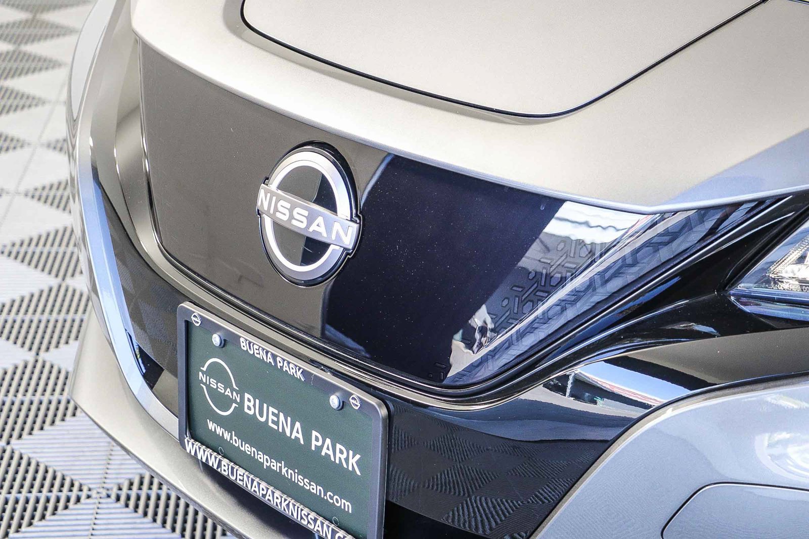 Used 2025 Nissan Leaf S FWD image 5