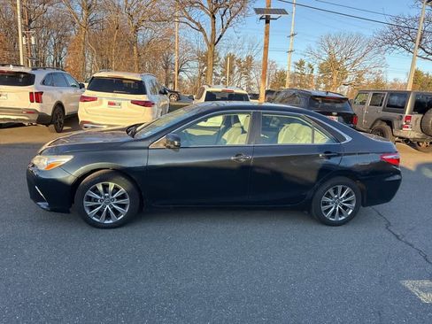Used 2015 Toyota Camry XLE image 3