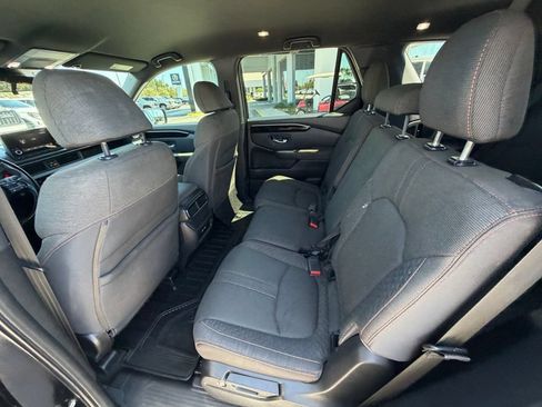 Used 2023 Honda Pilot Sport image 12