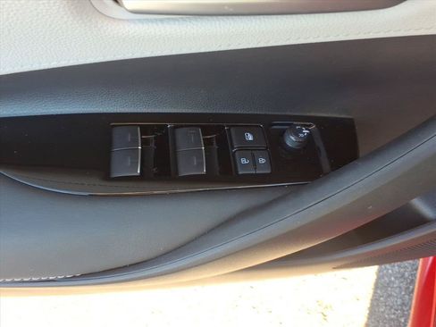 Certified 2025 Toyota Corolla SE FWD image 25