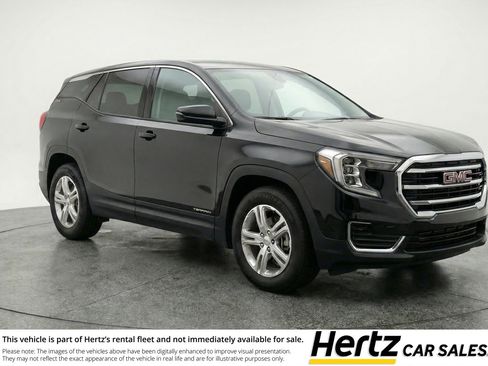 Used 2024 GMC Terrain SLE image 1