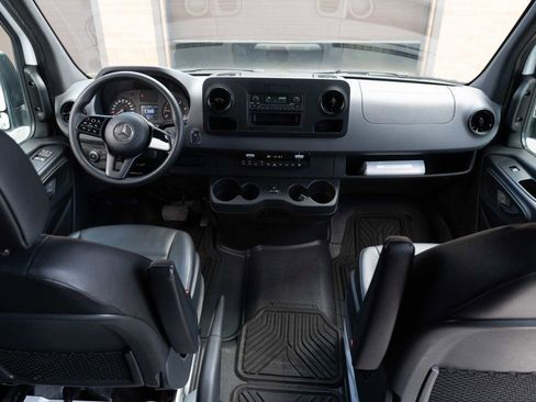 Used 2020 Mercedes-Benz Sprinter 2500 image 10