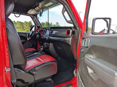 Used 2022 Jeep Gladiator Sport image 35