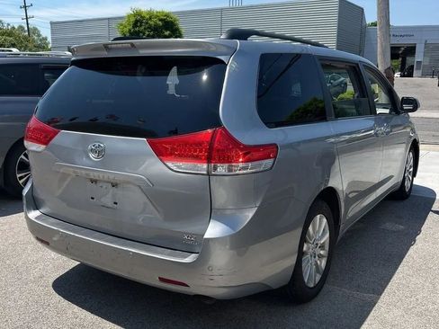 Used 2013 Toyota Sienna XLE w/ Entertainment Pkg AWD/4WD image 7