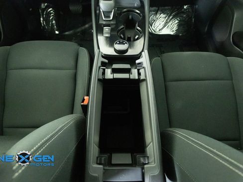 Used 2023 Nissan Rogue S AWD/4WD image 31