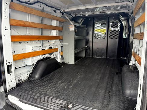 Used 2019 Ford Transit 250 130 Low Roof w/ Exterior Upgrade Package image 22
