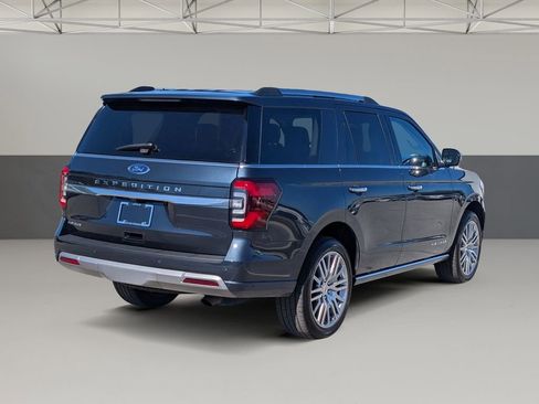 Used 2024 Ford Expedition Platinum image 6