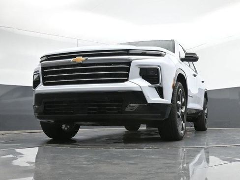 New 2026 Chevrolet Traverse High Country w/ LPO, Floor Liner Package image 9