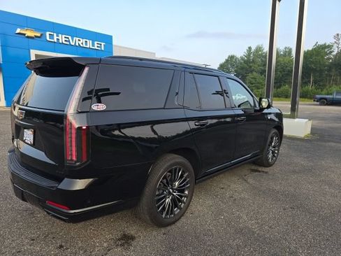 Used 2025 Cadillac Escalade Sport Platinum AWD/4WD image 13