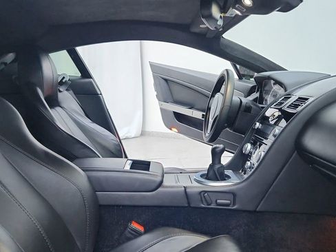 Used 2015 Aston Martin V8 Vantage Coupe RWD image 28