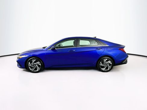 Used 2025 Hyundai Elantra SEL FWD image 4