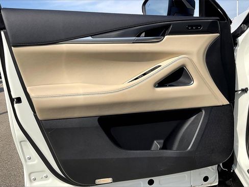 Certified 2025 INFINITI QX60 Luxe image 16