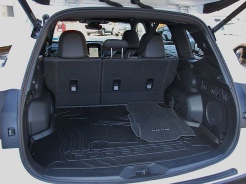 Certified 2025 Subaru Forester Limited image 32