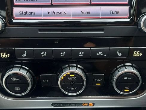 Used 2012 Volkswagen Passat TDI SE FWD image 21