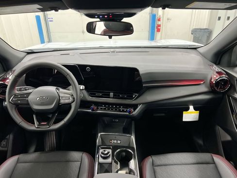New 2026 Chevrolet Equinox RS FWD image 10