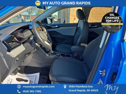 Used 2024 Volkswagen Taos SE image 9