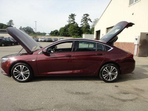 Used 2018 Buick Regal Essence w/ Driver Confidence Package #1 FWD image 20