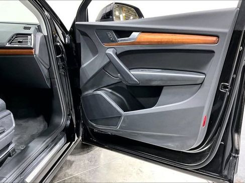 Certified 2023 Audi Q5 2.0T Premium w/ Convenience Package image 17