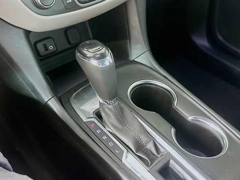 Used 2018 Chevrolet Equinox LS image 23