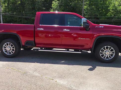 Used 2024 Chevrolet Silverado 2500 LTZ w/ LTZ Premium Package AWD/4WD image 16