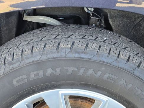 Used 2023 Chevrolet Suburban Premier image 28