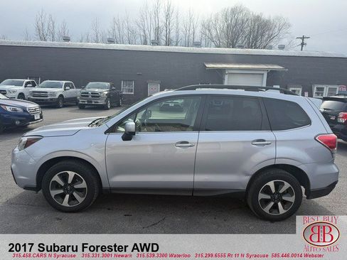 Used 2017 Subaru Forester 2.5i Limited AWD/4WD image 11