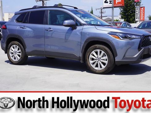Used 2024 Toyota Corolla Cross LE w/ Moonroof Package FWD image 1