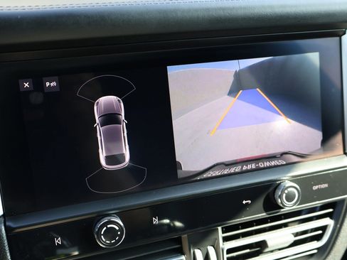 Certified 2024 Porsche Macan image 19