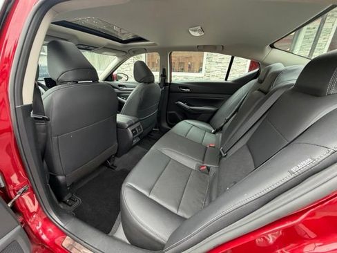 Used 2023 Nissan Altima 2.5 SL AWD/4WD image 16