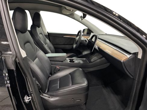 Certified 2022 Tesla Model Y Performance AWD/4WD image 13