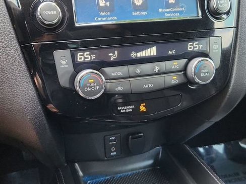Used 2018 Nissan Rogue Sport SL w/ SL Premium Package FWD image 42
