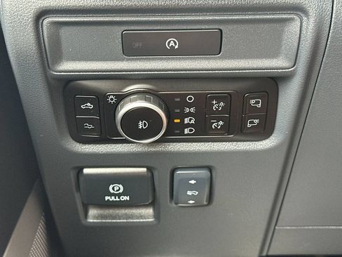 Used 2025 Ford F150 Raptor AWD/4WD image 37