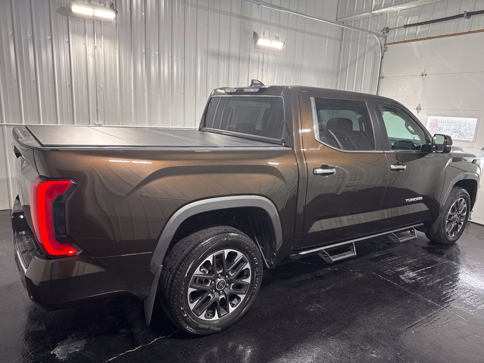 Used 2024 Toyota Tundra Limited w/ Power Package AWD/4WD image 5