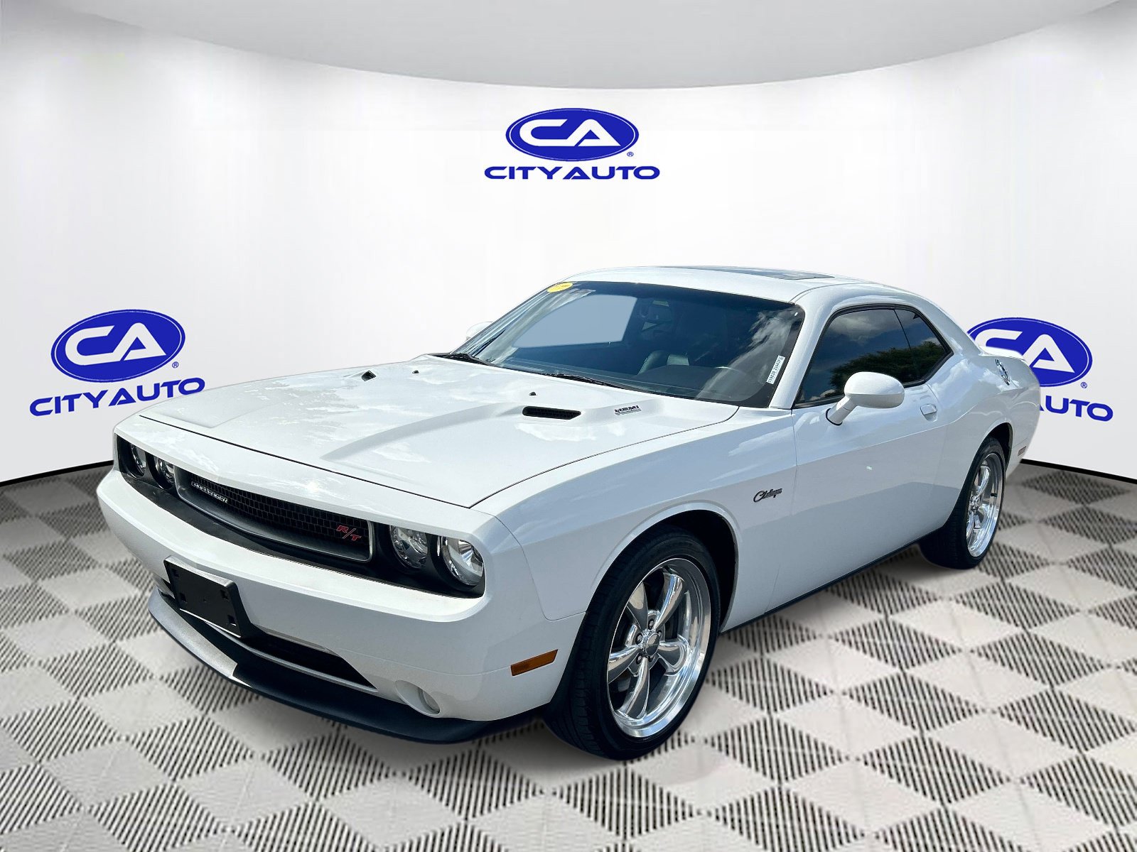 Used 2011 Dodge Challenger R/T RWD image 8