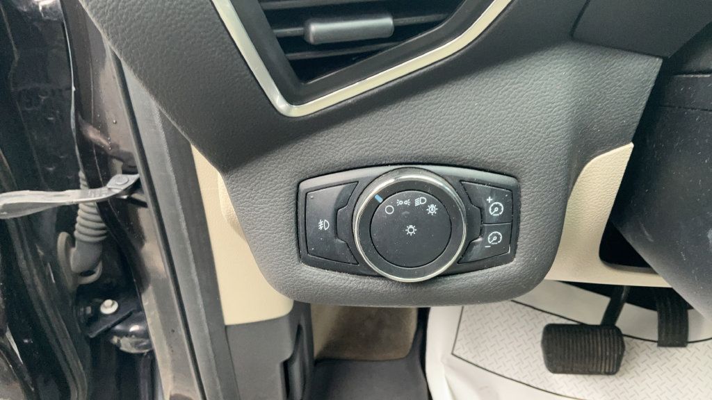 Used 2013 Ford Escape SEL AWD/4WD image 32